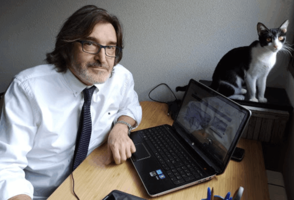 Hasta siempre y muchas gracias. Por Arturo Larena