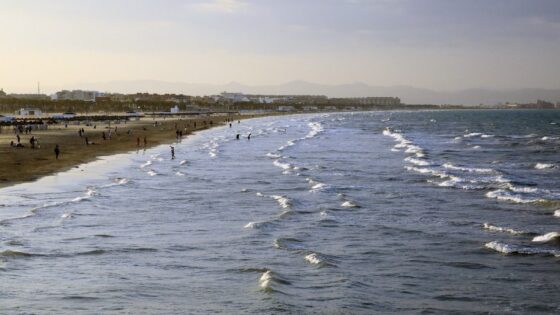 La brisa marina del Mediterráneo se está ralentizando, lo que reduce su capacidad para suavizar las temperaturas en ciudades como Barcelona, València o Ibiza.
